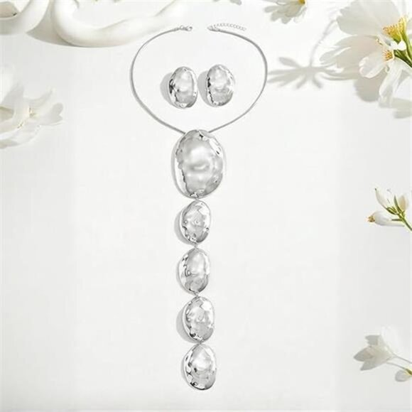 Oversized Hammered Gold Statement Set β Chunky Dangle Earrings - Picture 3 of 5